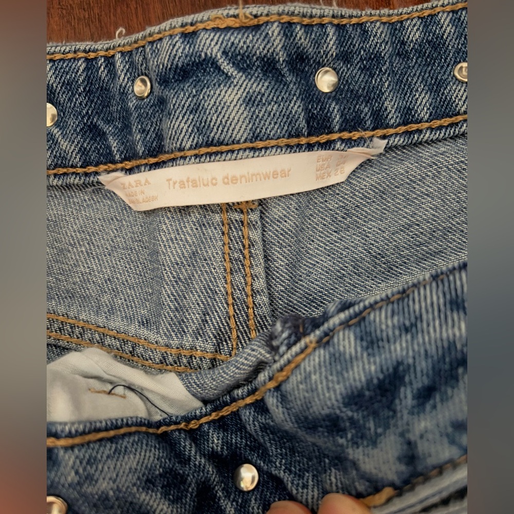Zara LIKE NEW Jeweled Waist Cropped Straight Jeans, Size 28 - Picture 3 of 6